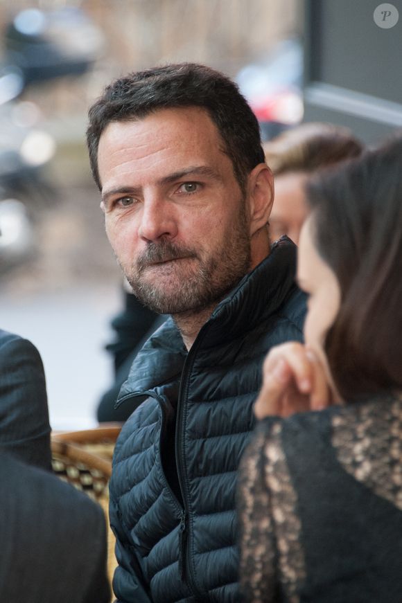 Le trader français de la banque Société Générale, Jérôme Kerviel avec son avocat David Koubbi, et des membres de son comité de soutien, après sa sortie de la prison de Fleury Merogis, une banlieue sud de la capitale Paris, France, le 8 septembre 2014. Photo Thierry Orban/ABACAPRESS.COM
