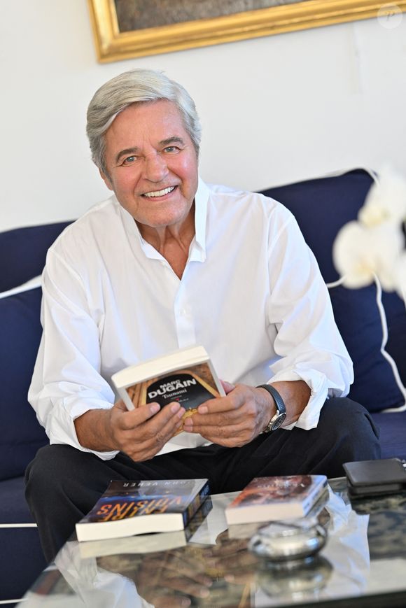 Exclusif - Rendez-vous avec l'acteur de 88 ans, Jean Sorel ("Belle de Jour"), et sa femme Patricia à leur domicile, dans les hauteurs de Cannes, le 26 juillet 2023.
© Bruno Bebert / Bestimage