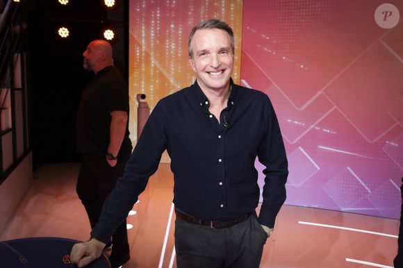 Exclusif - Stéphane Rotenberg, sur le plateau de TBT9 présenté par C.Hanouna, et diffusé en direct sur W9, Paris, France, le 07 novembre 2025. © Jack Tribeca / Bestimage