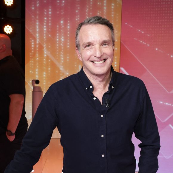 Exclusif - Stéphane Rotenberg, sur le plateau de TBT9 présenté par C.Hanouna, et diffusé en direct sur W9, Paris, France, le 07 novembre 2025. © Jack Tribeca / Bestimage