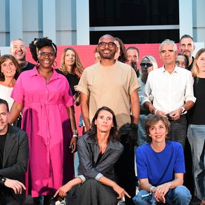 L'équipe de France Inter : Léa Salamé, Charline Vanhoenachker, Mathilde Munos, Aline Afanoukoé, Adele Van Reeth, Ali Rebeihi, Laure Adler, Fabrice Drouelle, Matthieu Noël, Juan David Nasio, Lison Daniel, Nagui, Nicolas Demorand, Sonia Devillers, Rebecca Manzoni, Thomas Legrand lors de la conférence de presse annuelle "La rentrée de Radio France" présentant les nouveaux programmes et projets pour la saison 2022/2023, tenue à la Maison de la Radio et de la Musique à Paris, France, le 29 août 2022. Photo by Jana Call me J/ABACAPRESS.COM