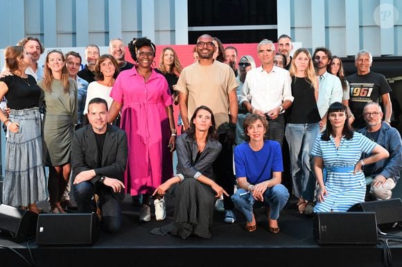 L'équipe de France Inter : Léa Salamé, Charline Vanhoenachker, Mathilde Munos, Aline Afanoukoé, Adele Van Reeth, Ali Rebeihi, Laure Adler, Fabrice Drouelle, Matthieu Noël, Juan David Nasio, Lison Daniel, Nagui, Nicolas Demorand, Sonia Devillers, Rebecca Manzoni, Thomas Legrand lors de la conférence de presse annuelle "La rentrée de Radio France" présentant les nouveaux programmes et projets pour la saison 2022/2023, tenue à la Maison de la Radio et de la Musique à Paris, France, le 29 août 2022. Photo by Jana Call me J/ABACAPRESS.COM