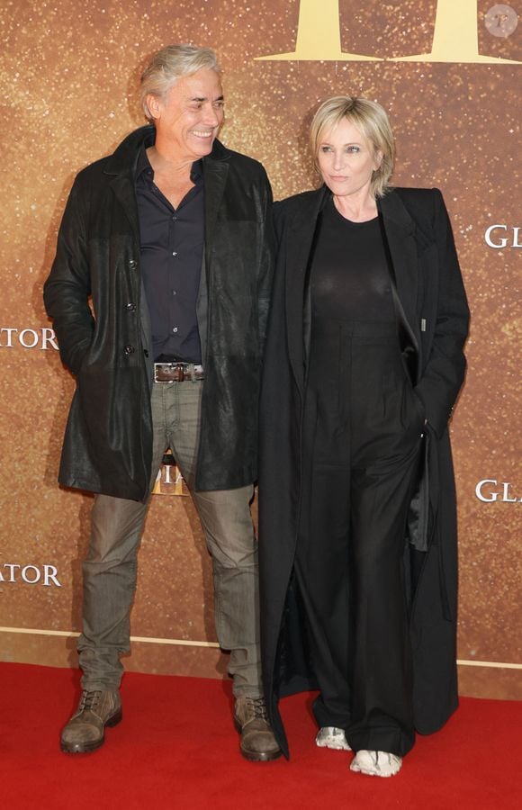 L'homme profite d'un moment de détente dans une piscine.

Patricia Kaas et son compagnon Laurent  - Avant-première du film "Gladiator 2" au cinéma Pathé Palace à Paris le 10 novembre 2024.

© Coadic Guirec / Bestimage