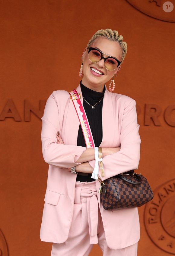 Katrina Patchett lors des Internationaux de France de Tennis de Roland Garros à Paris, le 4 juin 2025. 

Photo : Jacovides-Moreau / Bestimage