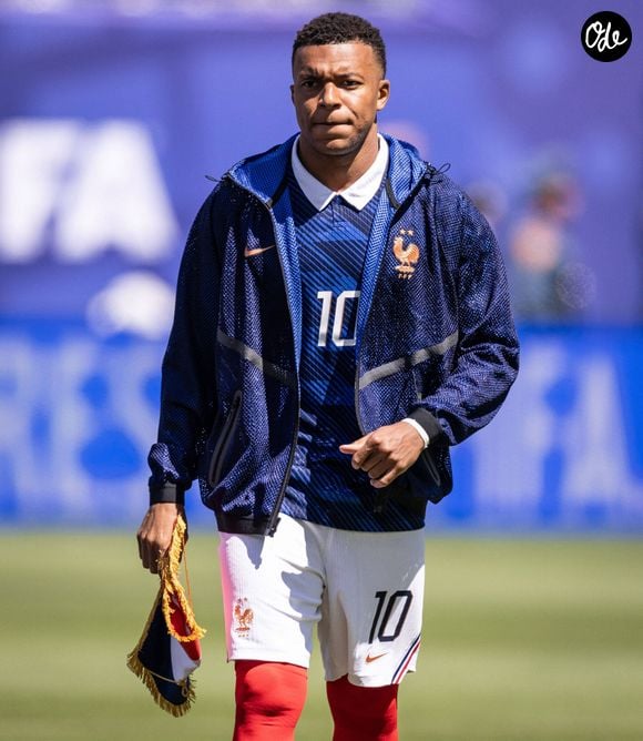 Cependant, Kylian Mbappé ignore totalement qu'il fait vivre malgré lui un enfer à un jeune homme âgé de 18 ans qui porte exactement le même nom que lui

Kylian Mbappé (France), n° 10. East Rutherford, New York-New Jersey, stade du New Jersey, États-Unis d'Amérique. Football, Coupe du monde, France contre Sénégal le 16 juin 2026. © PsnewZ/Bestimage