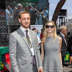 Dix ans plus tard, Beatrice et Pierre forment toujours un couple soudé, admiré pour son élégance et sa réserve.

Pierre Casiraghi et sa femme Beatrice Borromeo lors du Grand Prix de Formule 1 (F1) de Monaco, le 26 mai 2024.
© Pool Monaco/Bestimage