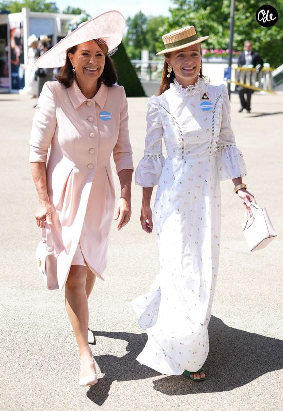 Carole Middleton et Alizée Thévenet assistent à la deuxième journée du Royal Ascot, à l'hippodrome d'Ascot, à Ascot, dans le Berkshire, au Royaume-Uni, le 17 juin 2026.
Julien Burton / Bestimage