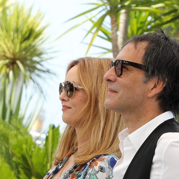 Sans le savoir, le tandem fréquentait "la même patinoire" nichée à Champigny. "On y est retourné. J'y ai emmené Vanessa", a souligné le réalisateur.

Vanessa Paradis, Samuel Benchetrit (réalisateur) au photocall du film Cette musique ne joue pour personne (Cannes première) lors du 74ème festival international du film de Cannes le 10 juillet 2021 © Borde / Jacovides / Moreau / Bestimage