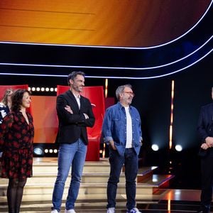 Les vainqueurs peuvent remporter jusqu'à 50 000 euros.
Exclusif - Anne Roumanoff, Gil Alma, Bruno Solo, Bruno Guillon lors de l'enregistrement de l'émission "Qui Ment?" présentée par B.Guillon et diffusée le 23 juillet 2026 sur France 2, à Saint-Denis, Seine Daint-Denis, France, le 24 novembre 2025. © Jeremy Melloul/Bestimage