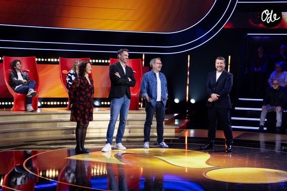 Les vainqueurs peuvent remporter jusqu'à 50 000 euros.
Exclusif - Anne Roumanoff, Gil Alma, Bruno Solo, Bruno Guillon lors de l'enregistrement de l'émission "Qui Ment?" présentée par B.Guillon et diffusée le 23 juillet 2026 sur France 2, à Saint-Denis, Seine Daint-Denis, France, le 24 novembre 2025. © Jeremy Melloul/Bestimage