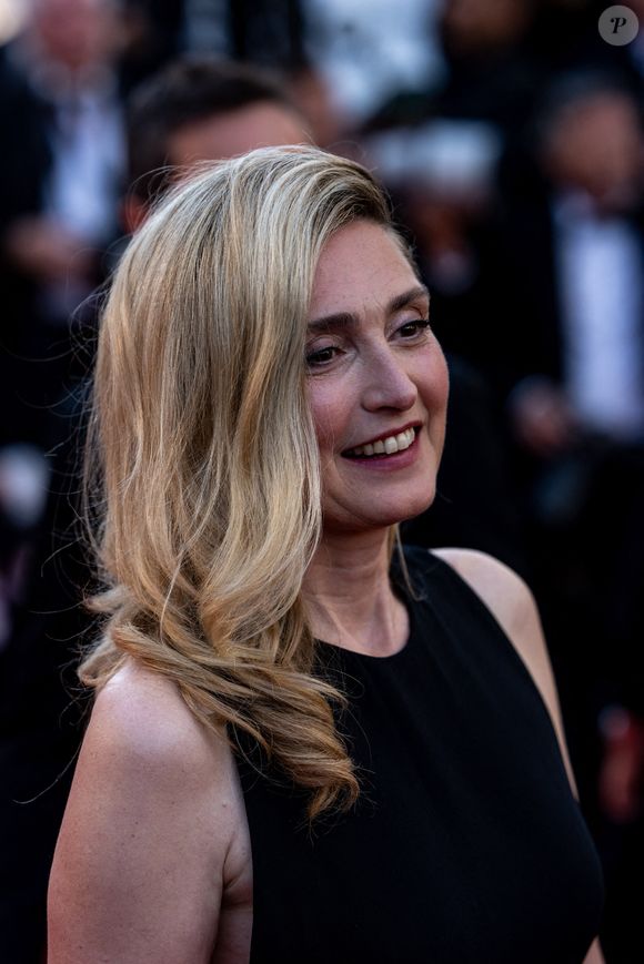 Julie Gayet arrive à la projection de 'Fjord' dans le cadre du 79ème Festival de Cannes à Cannes, France, le 18 mai 2026. Photo by Ammar Abd Rabbo/ABACAPRESS.COM