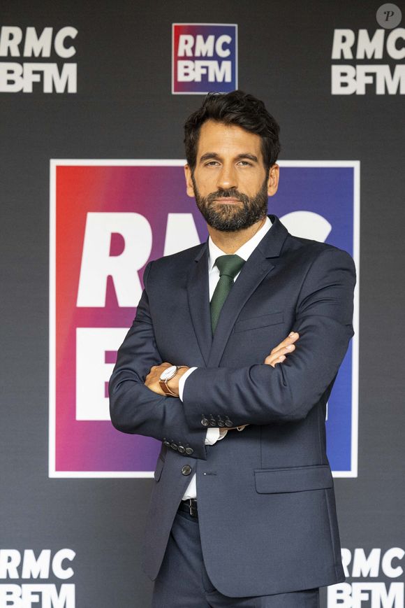 Et pour Dominique Tenza de confirmer, ayant déjà fait les frais d'écarts : "Un seul verre de vin et vous payez le reste de la semaine, j'ai déjà expérimenté. J'ai fait quatre ans de matinale sur RTL avec Yves Calvi. Je suis un gros buveur de café mais j'arrête d'en boire à 14 heures."

Dominique Tenza au photocall de rentrée des journalistes de BFM RMC dans les locaux du groupe CMA CGM à Paris, France, le 26 août 2025. © Pierre Perusseau/Bestimage