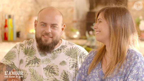 Une situation qui a suscité l'empathie des internautes.

Valentin et Charley lors du tournage du bilan de "L'amour est dans le pré 2021", le 29 novembre, sur M6