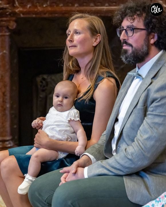 La princesse Charlène a pris le bébé dans ses bras avec tendresse.

Charlene de Monaco est allée à la rencontre de Anna Ella Carlevaris, la 10 000ème citoyenne de la Principauté. Capture d'écran Instagram