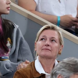 Anne-Elisabeth Lemoine dans les tribunes lors des Internationaux de France de Tennis de Roland Garros 2025, à Paris, France, le 4 juin 2025. © Jacovides-Moreau/Bestimage