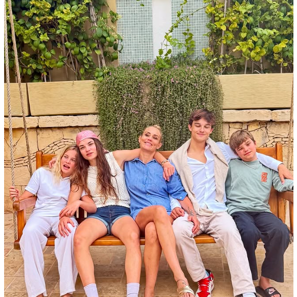 Elodie Gossuin et Bertrand Lacherie parents de deux paires de jumeaux : Rose et Jules ainsi que Joséphine et Léonard.