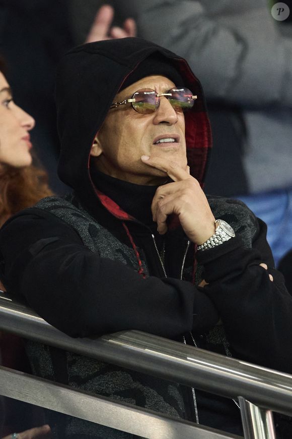 Saïd Taghmaoui - Célébrités dans les tribunes lors du match de Ligue 1 McDonald's opposant le Paris Saint-Germain (PSG) à l'Olympique de Marseille (OM) - (3-1) au Parc des Princes à Paris le 16 mars 2025. © Cyril Moreau/Bestimage