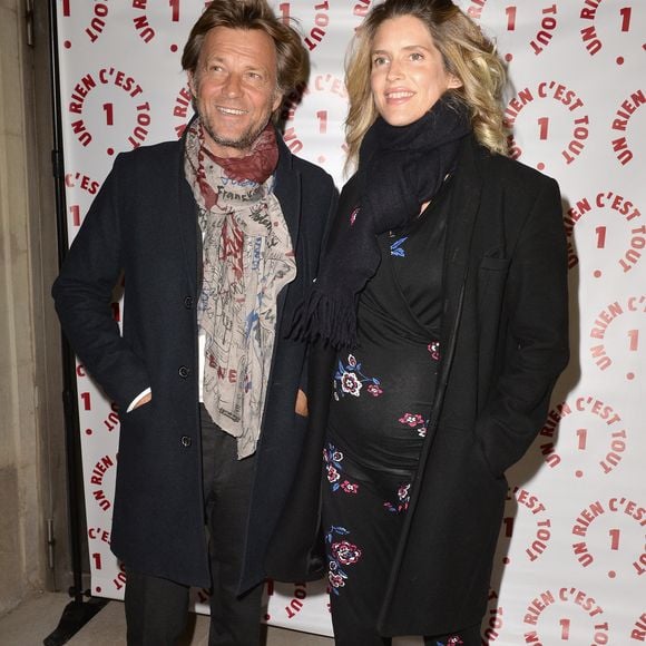 Alice Taglioni révèle également qu'elle s'est construite avec un cercle très restreint autour d'elle.

Laurent Delahousse et sa compagne Alice Taglioni (enceinte) lors d'une visite privée et d'un dîner de gala caritatif donné en faveur des actions de l'association "Un Rien C'est Tout" au musée Rodin à Paris, France, le 19 septembre 2019. © Veeren/Bestimage
