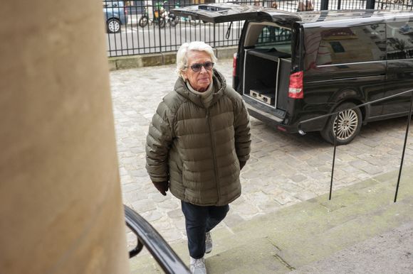 Veronique de Villele assistant à la cérémonie d'enterrement de Jean-Luc Petitrenaud à l'église Saint-Pierre du Gros Caillou dans le 7e arrondissement de Paris, France, le 17 janvier 2025. Jean-Luc Petitrenaud, critique gastronomique et personnalité de la télévision française, est décédé le 10 janvier à l'âge de 74 ans. Photo par Nasser Berzane/ABACAPRESS.COM