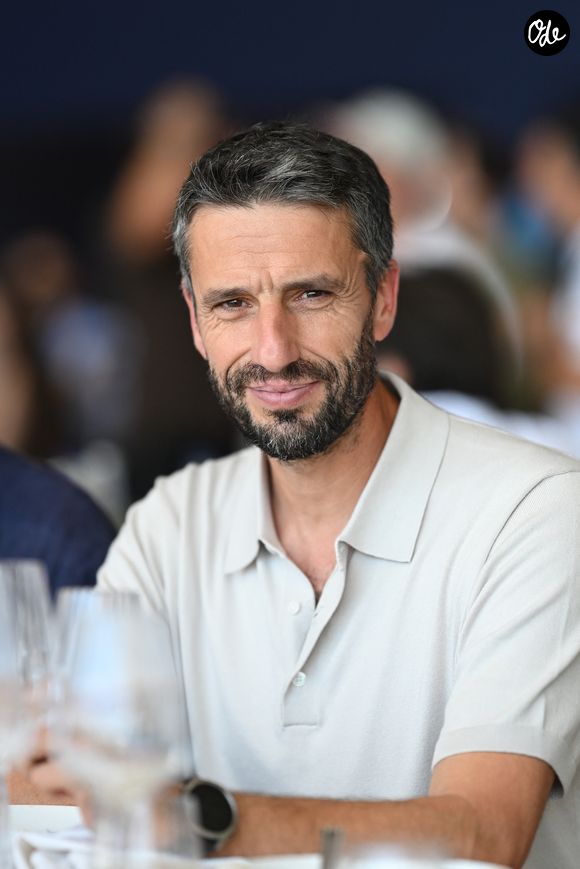 Toutes ces victoires ont de quoi combler le coeur de papa de Tony Estanguet qui, en 2020, a divorcé de Laëtitia, la maman de ses trois garçons, après 22 ans de vie commune. 

Tony Estanguet lors de la 12ème édition Longines Paris Eiffel Jumping au pied de la Tour Eiffel sur le Champ-de-Mars à Paris, le 21 juin 2026

© Perusseau / Veeren / Bestimage