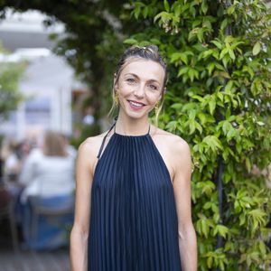 Vendredi 17 avril 2026, la comédienne de 41 ans a partagé une vidéo inattendue sur Instagram.

Exclusif - Amélie Etasse - Soirée en collaboration avec la marque de Rhum de JoeyStarr " Carnival " au restaurant Neptune à Monaco lors du 64ème Festival de Télévision de Monte Carlo le 14 juin 2025.
© Pierre Perusseau / Osuna / Bestimage