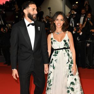 "Ce n’est pas parce que nous sommes deux personnalités publiques que l’on ne peut pas se le permettre"

Karim Benzema et Lyna Khoudri assistent à la première de 13 Jours 13 Nuits à Cannes, France, le 23 mai 2025 dans le cadre du 78ème Festival de Cannes. Photo par Aurore Marechal/ABACAPRESS.COM