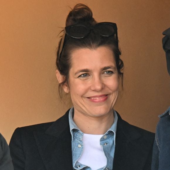 Charlotte Casiraghi, son compagnon Nicolas Mathieu en tribune lors de la septième journée du Rolex Monte-Carlo Masters au Monte-Carlo Country Club de Monaco le 11 avril 2026.

© Bruno Bebert / Bestimage