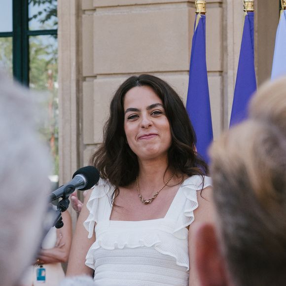 Anouchka Delon, fille de Alain Delon lors de l'inauguration de la 21ème édition de l'exposition Cannes fait le mur , le 14 mai 2025. 

© Jacovides-Moreau/Bestimage