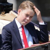 Une mission spéciale réalisée après une exigence du prince George, coulisses des vacances en Grèce de Kate Middleton, William et leurs enfants