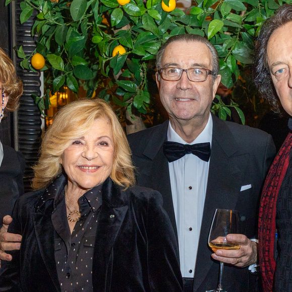 Catherine Donin de Rosière, Yves Donin de Rosière, Nicole Grisoni (Nicoletta), Jean-Christophe Molinier au dîner de Noël organisé par M.Gargia et C.Rizk au restaurant La Baia Paris le 23 novembre 2025.

© Sébastien Frémont / Bestimage