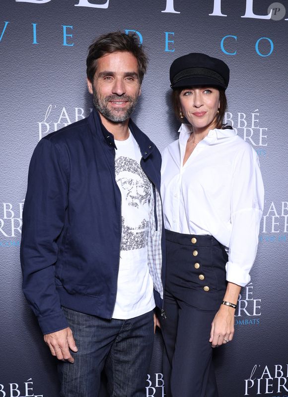 Arnaud Clément et Nolwenn Leroy lors de l'avant-première du film "L'Abbé Pierre - Une vie de combats" au cinéma UGC Normandie à Paris le 10 octobre 2023.

© Denis Guignebourg / Bestimage
