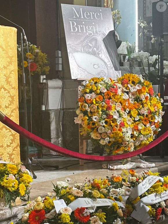 Exclusif - L'église de Saint-Tropez se prépare pour les obsèques de Brigitte Bardot, France, le 6 janvier 2026. Brigitte Bardot, figure emblématique du cinéma français et icône internationale, est décédée le 28 décembre 2025 à l'âge de 91 ans dans sa mythique propriété de La Madrague, à Saint-Tropez (France). Agence / Bestimage