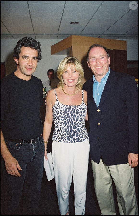 Il avait été fait chevalier de l’Ordre national du Mérite en 1995, puis officier en 2011

Dominique Rocheteau, Brigitte Leconte et Jean-René Godart - people au concert de Céline Dion au Stade de France à Paris en 1999.**

Bertrand Rindoff Petroff / Bestimage