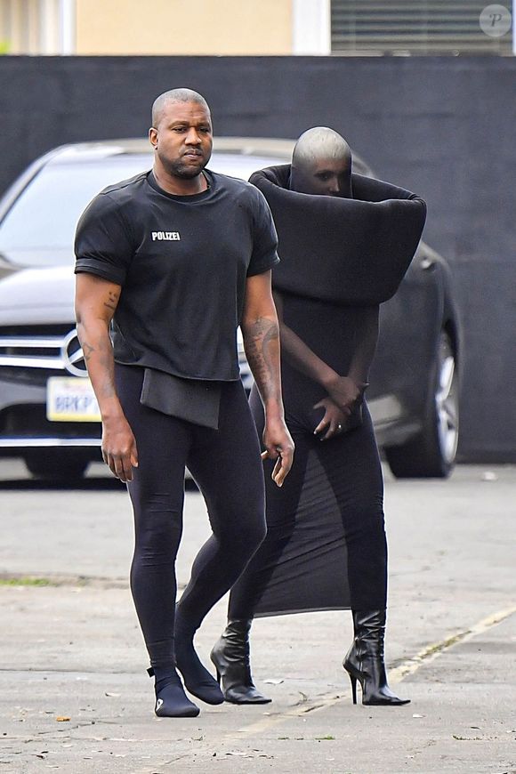 Exclusif - Kanye West, sa femme Bianca et son fils Psalm se rendent à l'église à Los Angeles le 4 juin 2023. MBackgrid USA / Bestimage