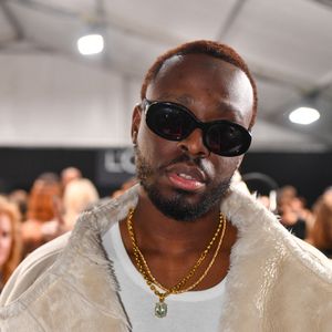 Les pistes ont aussi été construites avec la même surface que celle utilisée sur le prestigieux circuit officiel FIP (Fédération Internationale de Padel).

Exclusif - Dadju en backstage du "Défilé L'Oréal Paris - Walk Your Worth" dans le cadre de la Fashion Week de Paris (PFW), sous la Tour Eiffel à Paris, France, le 1er octobre 2023. © Veeren/Bestimage