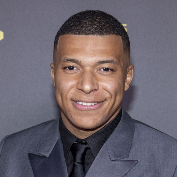 Kylian Mbappé investi dans un nouveau domaine

Kylian Mbappé - Photocall de la 67ème cérémonie du Ballon d’Or au Théâtre du Chatelet à Paris. © Cyril Moreau/Bestimage
