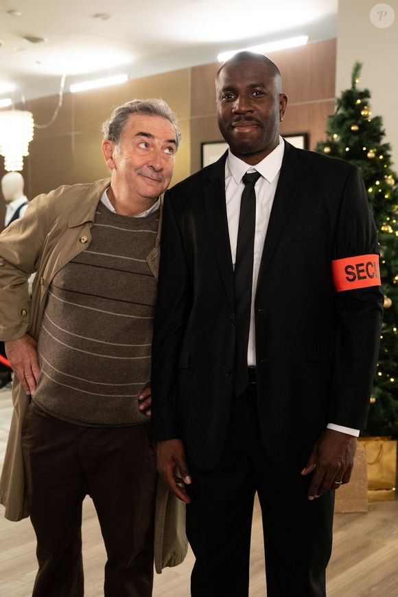 Exclusif - Francois Morel, Jean-Claude Muaka en backstage du tournage de l'émission "Panique au grand magasin" diffusée le 15 décembre 2025 sur TF1. © Cyril Moreau/Bestimage