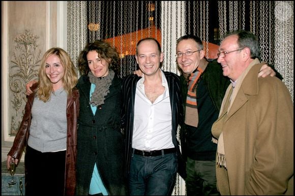 Gérard Chaillou, Alexandre Pesle, Jeanne Savary et Sylvie Lœillet à la soirée de la générale de la pièce d'Alain Bouzigues au Théâtre du Gymnase. 

Photo : Baldini / Bestimage