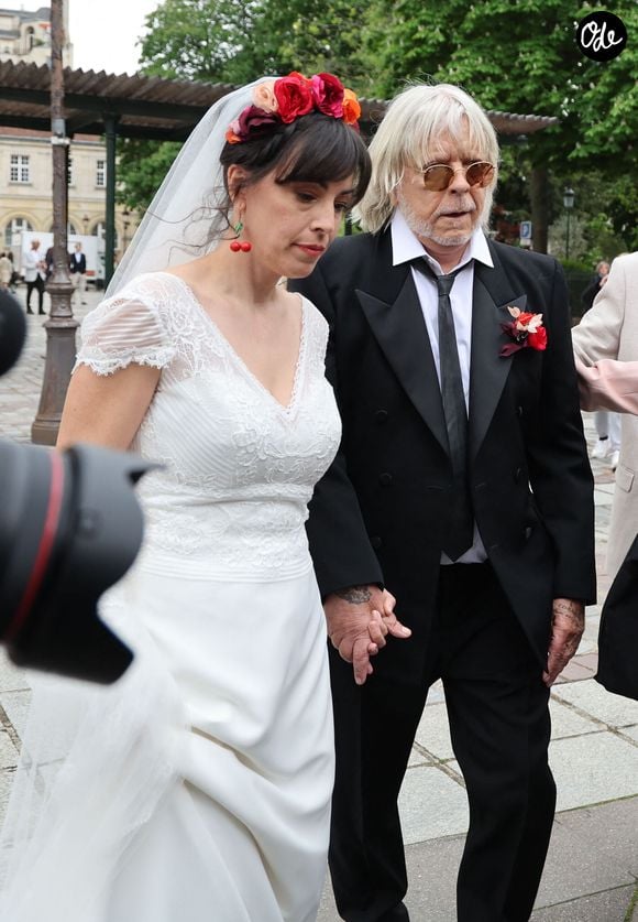 Un rythme qui n'a pas changé avec l'arrivée de Cerise dans la vie de Renaud : "Elle nous a enlevé un point psychologique." 

Le chanteur Renaud (Renaud Séchan) et sa femme Cerise, Pierre Tarde - Mariage du chanteur Renaud (Renaud Séchan) avec Cerise à la mairie du 14ème arrondissement de Paris le 4 mai 2024. © Dominique Jacovides - Cyril Moreau / Bestimage
