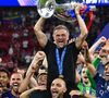 Après le sacre du PSG, Luis Enrique s'est confié au bord du terrain.

Luis Enrique - Le PSG remporte la Ligue Des Champions 2026, pour la seconde fois d'affilée face à Arsenal au stade Ferenc-Puskas à Budapest

© Christian Liewig/Bestimage