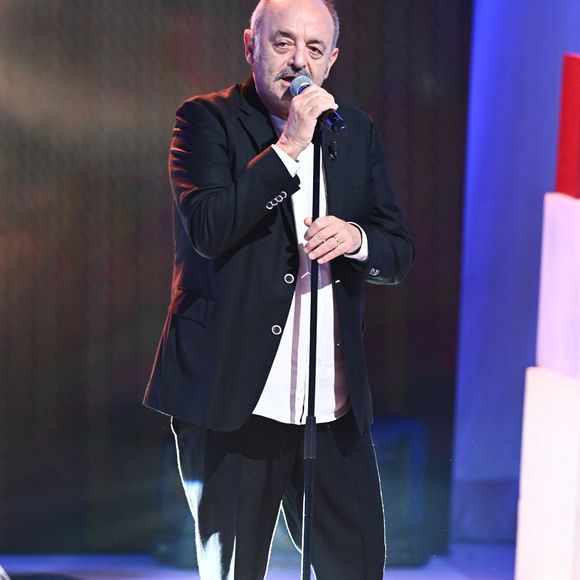 Exclusif - Louis Chedid lors de l'enregistrement de l'émission Vivement dimanche au studio Rive Gauche, presentée par Michel Drucker, diffusion sur France 3 le 2 février 2025. © Guillaume Gaffiot/Bestimage