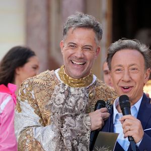 Exclusif - Emmanuel Moire, Louis Delort, Margaux Heller, Stéphane Bern lors de l'enregistrement de l'émission "Versailles en fêtes" diffusée le 5 septembre 2026 sur France 2, à Versailles, France, le 31 août 2026. © Anne-Sophie Guebey/Bestimage