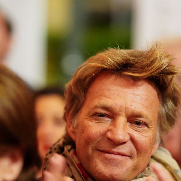 "beaucoup, beaucoup de monde. Aujourd’hui, notre principal concurrent est devant nous, comme vous l’avez souligné ; il y a eu des hauts et des bas."

Exclusif - Laurent Delahousse - Défilé Nathalie Blanc x Livy studio à l'hôtel Le Marois à Paris, le 26 septembre 2025.
© Anne-Sophie Guebey / Julien Sarkissian / Bestimage