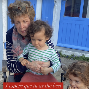 On peut la voir le sourire aux lèvres, soufflant des bougies d'un gâteau au chocolat qu'elle aimait tant. Instagram @gabrielelaborde, le 8 mai 2025