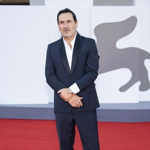 Gilles Lellouche (habillé en Prada, montre Audemars Piguet) lors de la cérémonie de clôture du 82ème Festival International du Film de Venise (La Mostra), Italie, le 6 septembre 2025. © SGP/Bestimage