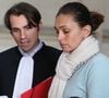 Dans sa déclaration, l'ex-femme de Johnny Hallyday assure une présence sans faille : "Dans cette aventure existentielle que tu traverses, je reste à tes côtés solide comme tu as pu l’être aux miens." Un juste retour des choses pour celle qui admire la force de son mari.

Adeline Blondieau sort du tribunal de Paris, aux côtés de ses avocats, dont son frère Alexandre, et son amie Caroline Bourg, le premier jour du procès contre Amanda Sthers et Johnny Hallyday pour diffamation, suite à la parution du livre "Dans mes yeux". 

© BestImage