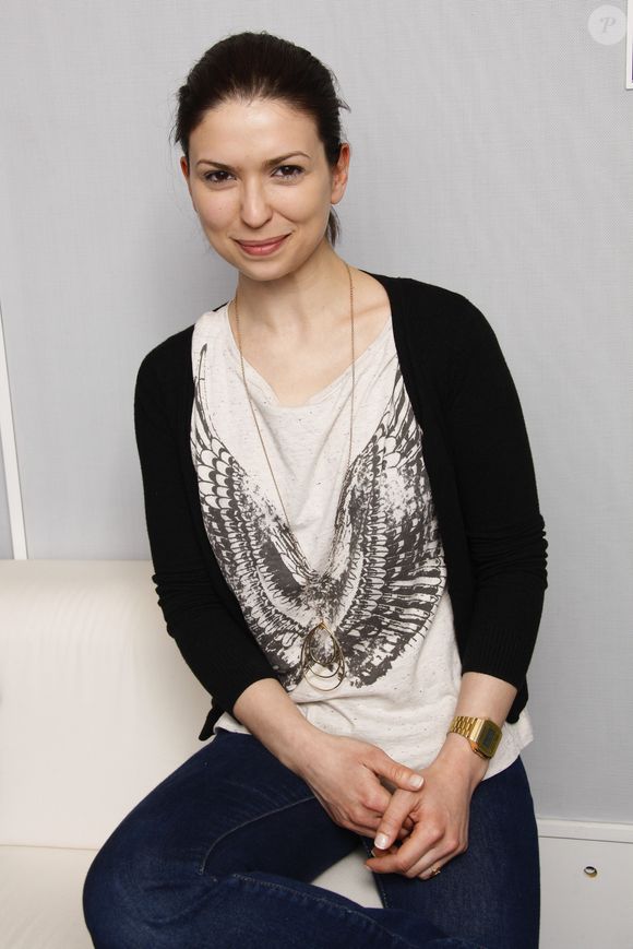 indo - Lucie Bernardoni (finaliste face à Grégory Lemarchal) est atteinte du syndrome d'Ehlers Danlos - Lucie Bernardoni - Archives - People à l'émission "On repeint la musique" à Paris, le 14 mars 2014