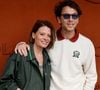 Mélanie Thierry et Raphaël étaient en amoureux, ce mercredi à Roland-Garros.
Mélanie Thierry et son compagnon le chanteur Raphaël au village lors des Internationaux de France de Tennis de Roland Garros, à Paris, France. © Jacovides-Moreau/Bestimage