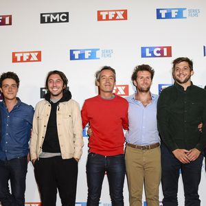 L'équipe de l'émission "Quotidien" : Salhia Brakhlia, Julien Bellver, Martin Weill, Etienne Carbonnier, Yann Barthès, Pablo Mira, Paul Larrouturou, Azzeddine Ahmed-Chaouch et Alison Wheeler - Soirée de rentrée 2019 de TF1 au Palais de Tokyo à Paris, le 9 septembre 2019. © Pierre Perusseau/Bestimage