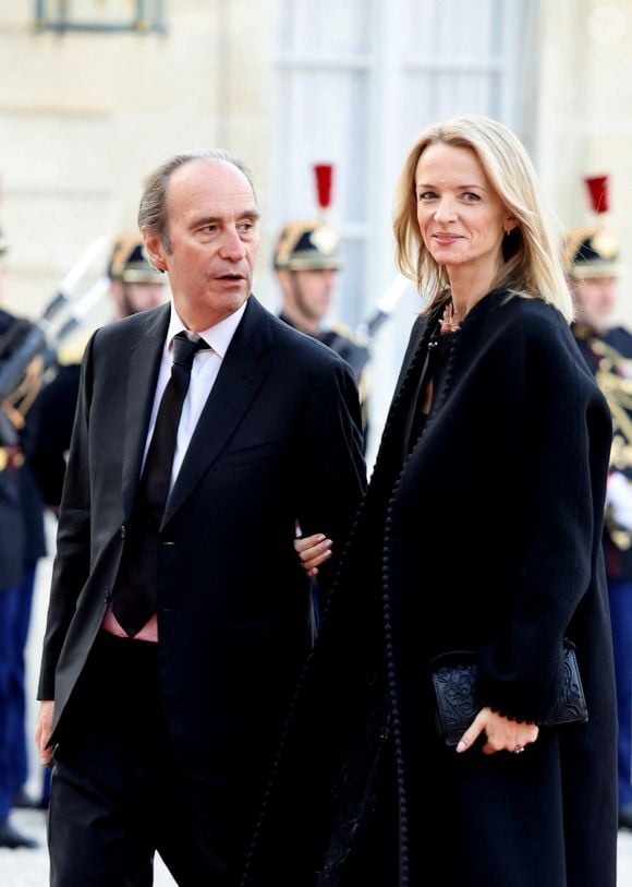 Dont la discrétion, notamment à sa seule fille Delphine. 

Xavier Niel et sa compagne Delphine Arnault, Pdg de la maison Dior - Arrivées au dîner d'état au palais de l'Elysée à Paris donné en l'honneur du roi et de la reine de Danemark le 31 mars 2025.

© Jacovides / Moreau / Bestimage